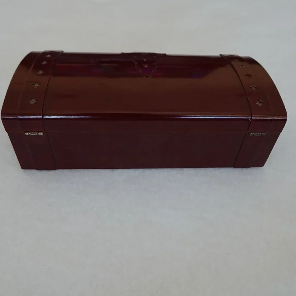 N/A vintage trinket